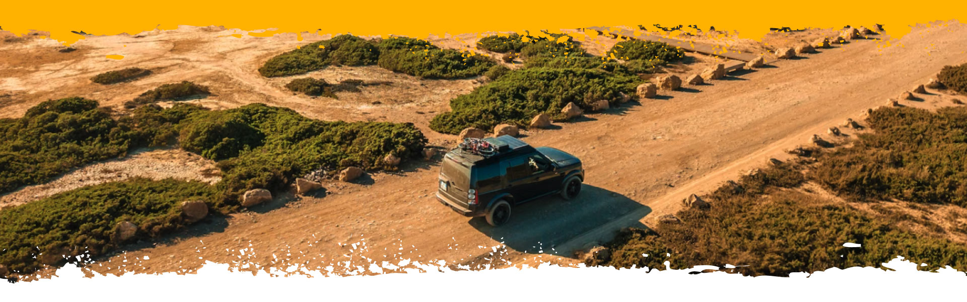 4x4 en las playas del Algarve durante una ruta 4x4 por el sur de Portugal.